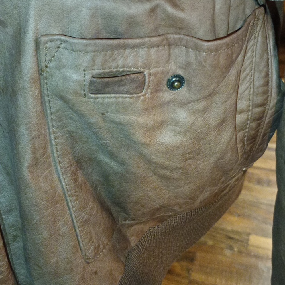Vintage leather jacket. - Picture 8 of 11